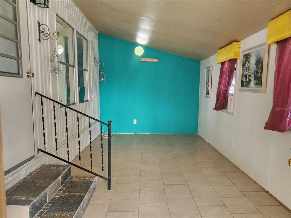 For Sale: $85,000 (2 beds, 1 baths, 672 Square Feet)