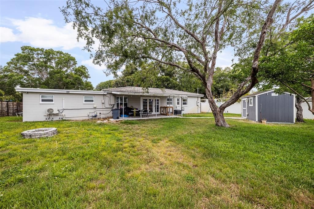 Large yard with plenty of room for a pool.