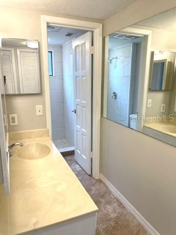 Active With Contract: $229,800 (2 beds, 2 baths, 1157 Square Feet)