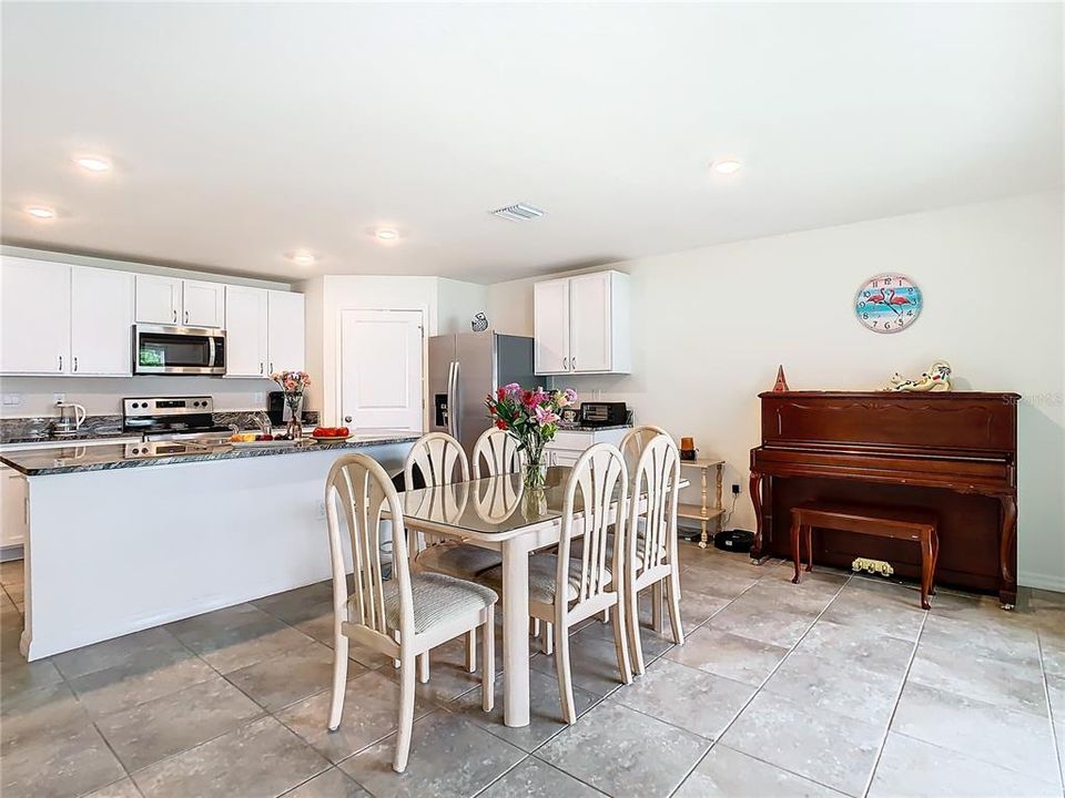 For Sale: $350,000 (4 beds, 2 baths, 1853 Square Feet)
