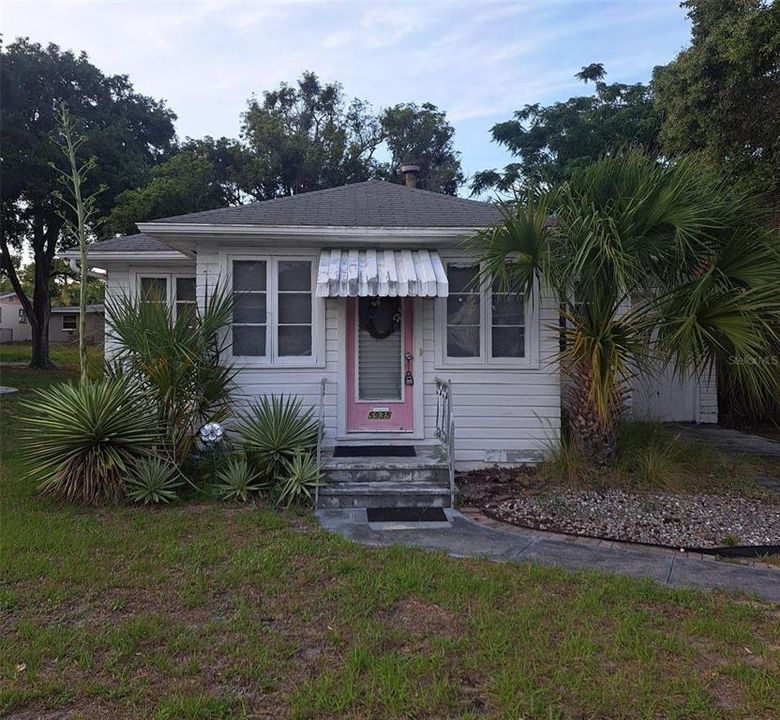 Recently Sold: $160,000 (2 beds, 1 baths, 828 Square Feet)
