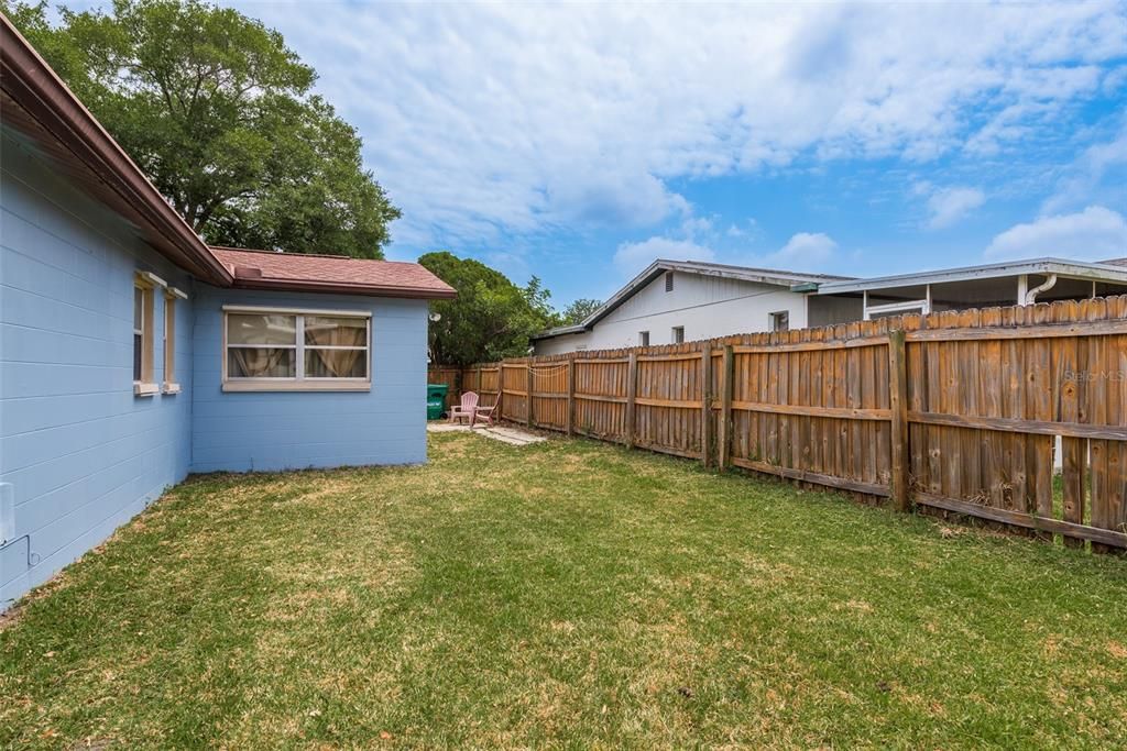 For Sale: $435,000 (3 beds, 2 baths, 1404 Square Feet)