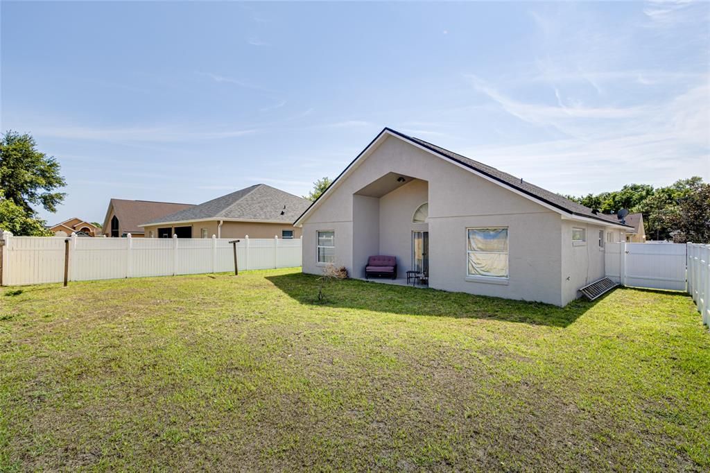 For Sale: $389,000 (4 beds, 2 baths, 1397 Square Feet)
