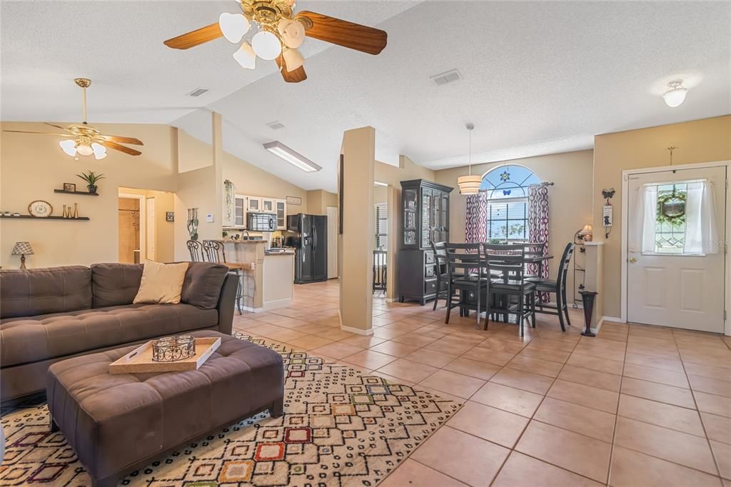 Active With Contract: $369,900 (3 beds, 2 baths, 1497 Square Feet)