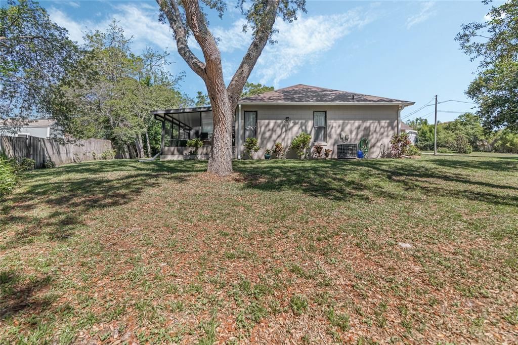 Active With Contract: $369,900 (3 beds, 2 baths, 1497 Square Feet)