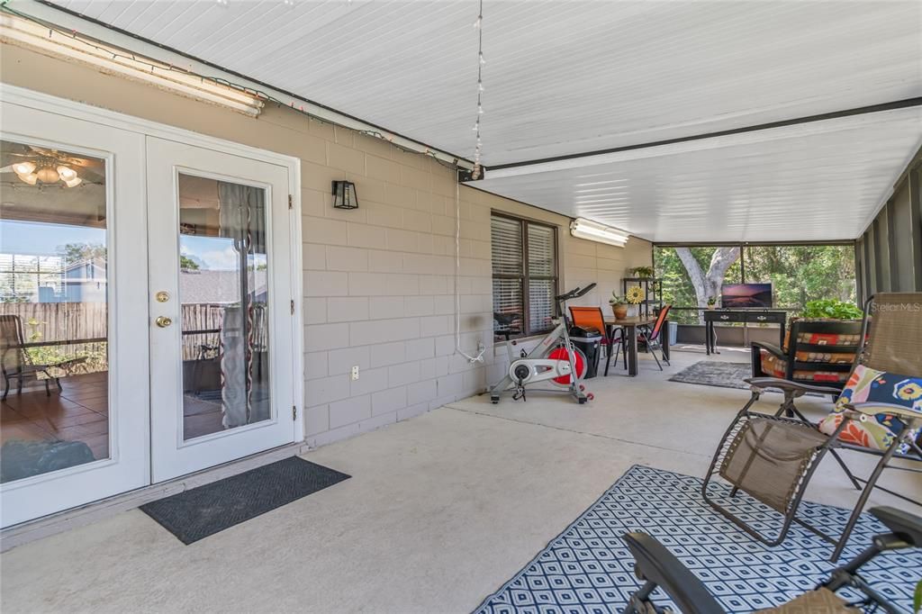 Active With Contract: $369,900 (3 beds, 2 baths, 1497 Square Feet)