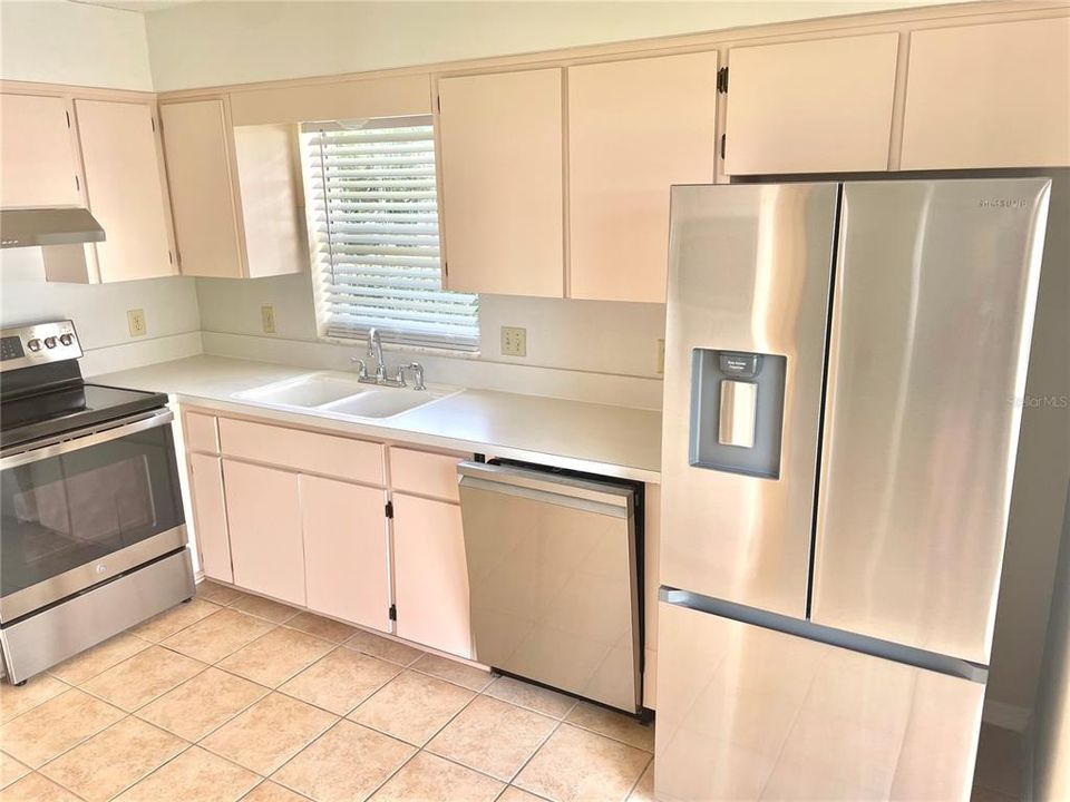 For Rent: $1,495 (2 beds, 2 baths, 1024 Square Feet)
