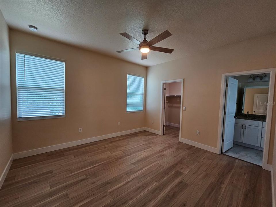 265 Waldor Ave Primary Bedroom with Ensuite and Walk-in Closet