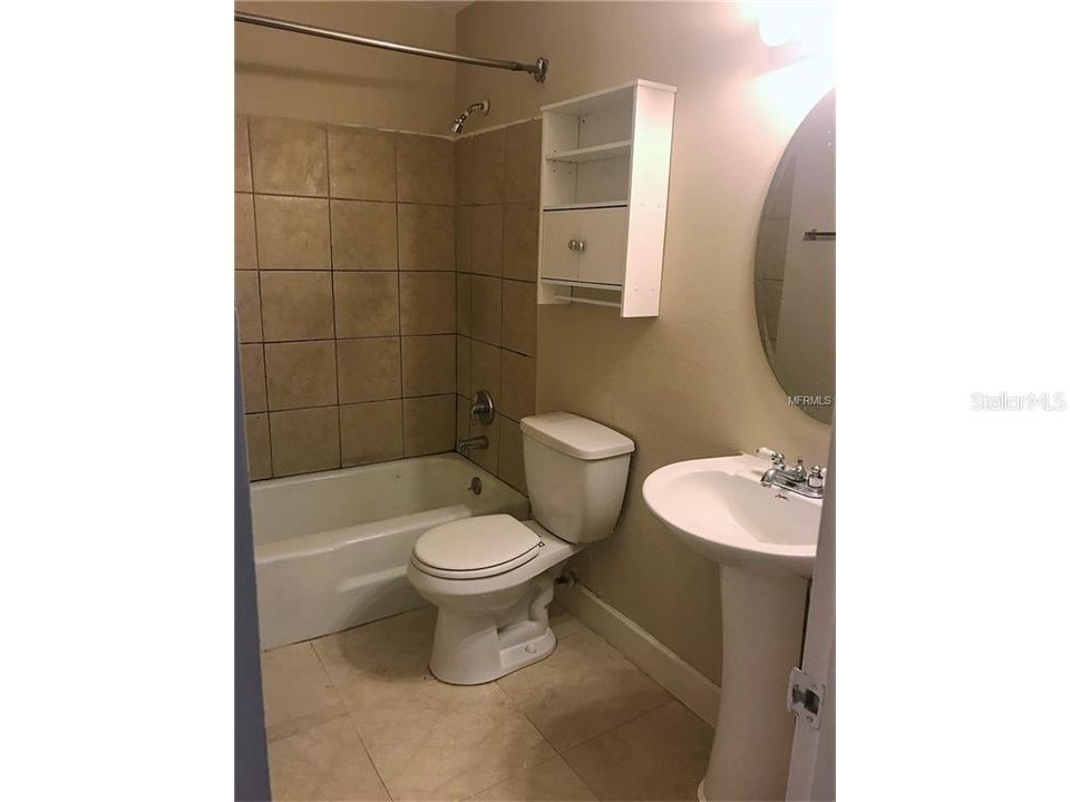 For Sale: $169,000 (2 beds, 1 baths, 891 Square Feet)