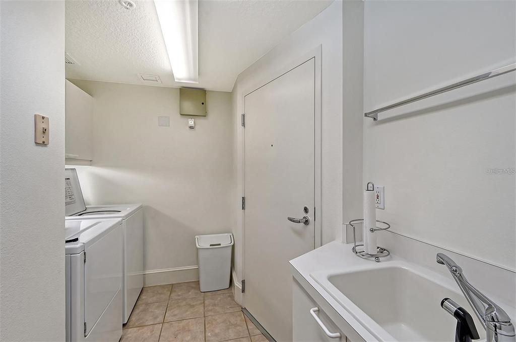 For Rent: $7,000 (2 beds, 3 baths, 2143 Square Feet)