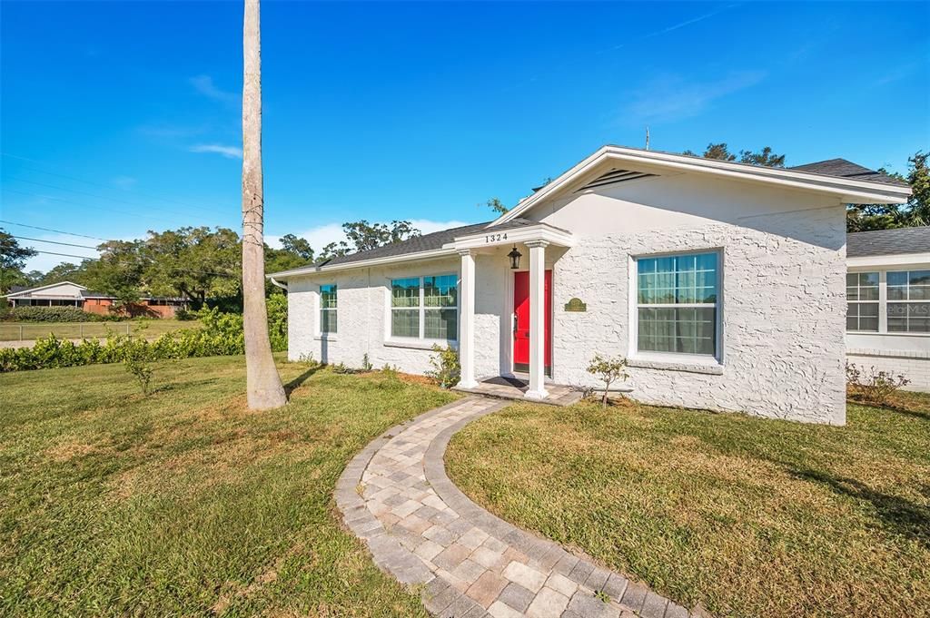 Active With Contract: $459,000 (3 beds, 2 baths, 1754 Square Feet)