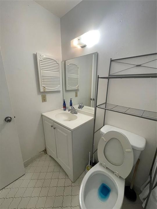 最近租的: $1,200 (1 贝兹, 1 浴室, 728 平方英尺)