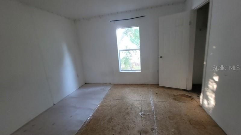 Active With Contract: $185,000 (3 beds, 2 baths, 1620 Square Feet)