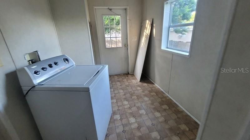 For Sale: $185,000 (3 beds, 2 baths, 1620 Square Feet)