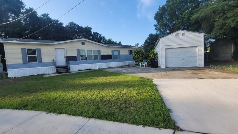 Active With Contract: $185,000 (3 beds, 2 baths, 1620 Square Feet)