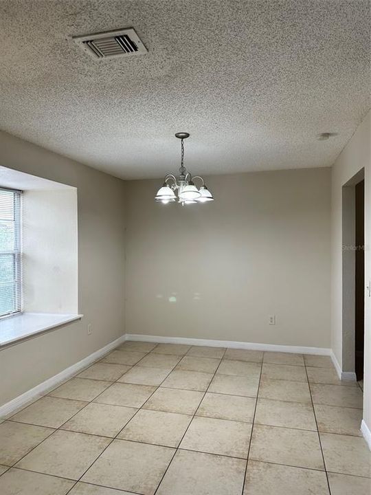 For Rent: $1,600 (2 beds, 2 baths, 1165 Square Feet)