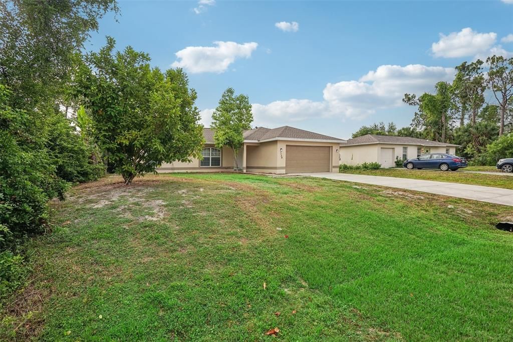 Active With Contract: $274,900 (3 beds, 2 baths, 1212 Square Feet)