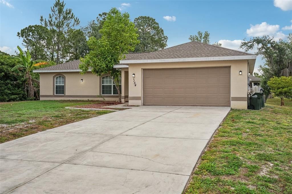 Active With Contract: $274,900 (3 beds, 2 baths, 1212 Square Feet)