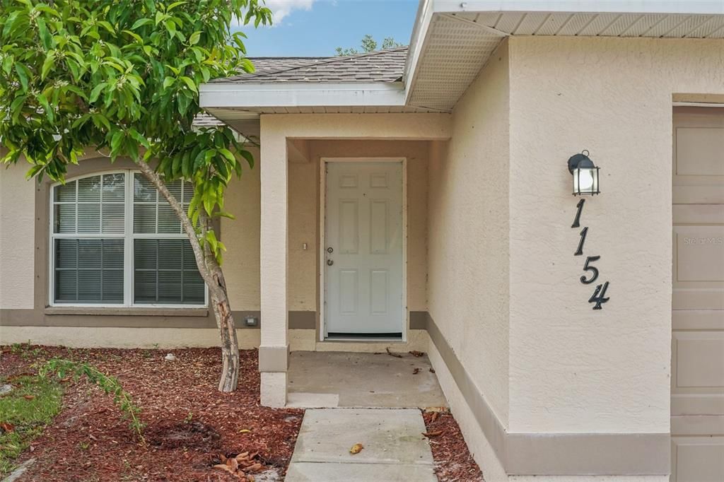 Active With Contract: $274,900 (3 beds, 2 baths, 1212 Square Feet)