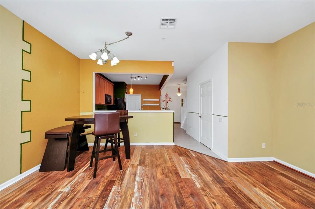 For Sale: $319,000 (2 beds, 2 baths, 1546 Square Feet)