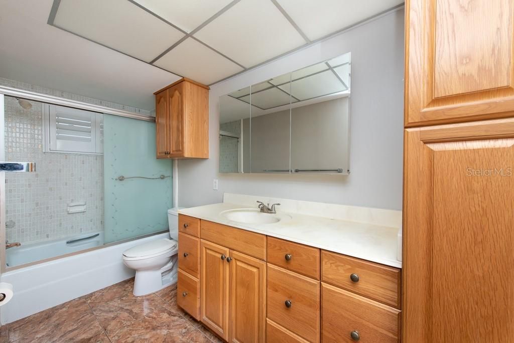 待售: $375,000 (2 贝兹, 2 浴室, 1605 平方英尺)