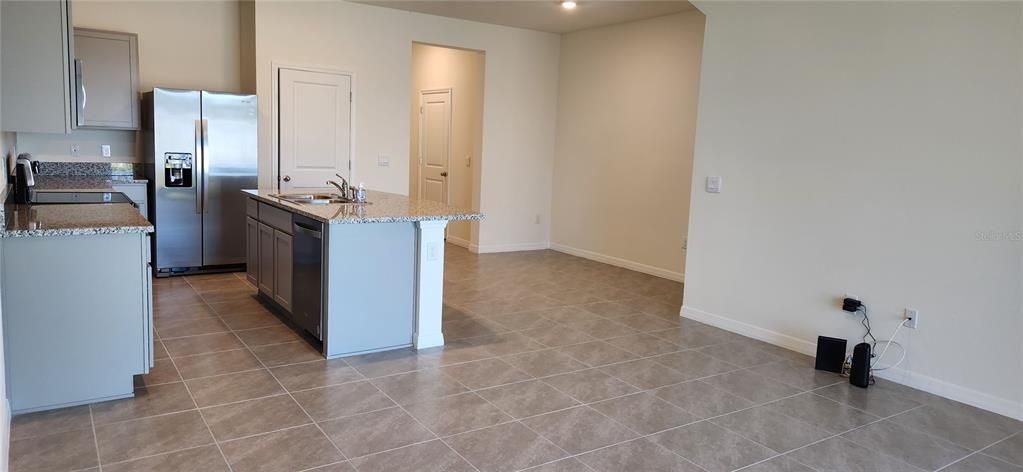 Kitchen & Dinning Nook