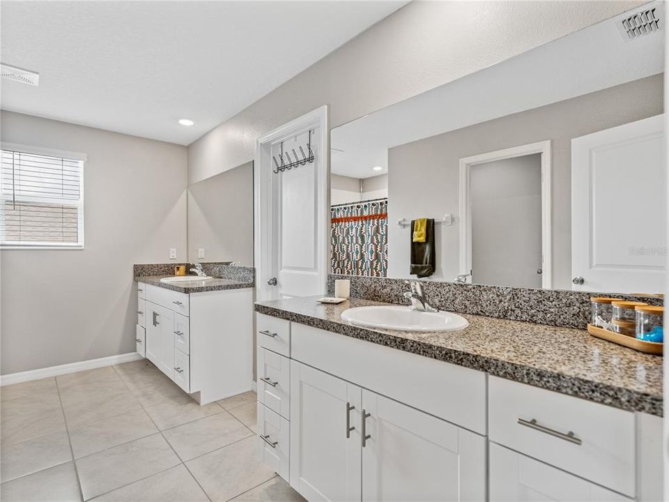 Active With Contract: $475,000 (4 beds, 2 baths, 3078 Square Feet)