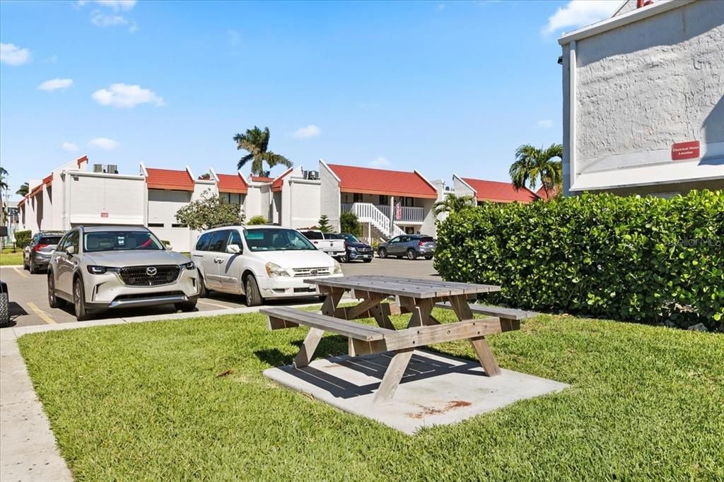 Active With Contract: $510,000 (2 beds, 2 baths, 1080 Square Feet)