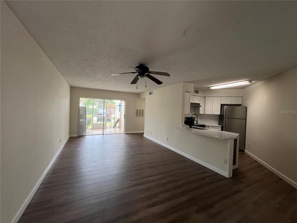 Recently Rented: $1,700 (2 beds, 2 baths, 886 Square Feet)