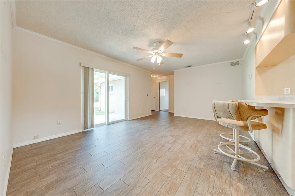 Active With Contract: $345,000 (3 beds, 2 baths, 1584 Square Feet)