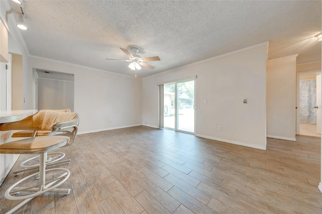 Active With Contract: $345,000 (3 beds, 2 baths, 1584 Square Feet)