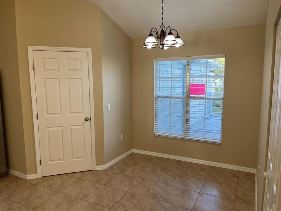 For Sale: $279,900 (3 beds, 2 baths, 1682 Square Feet)