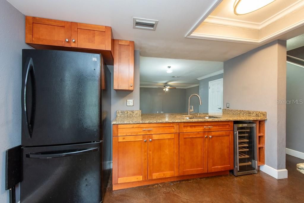 For Sale: $205,000 (2 beds, 2 baths, 1212 Square Feet)