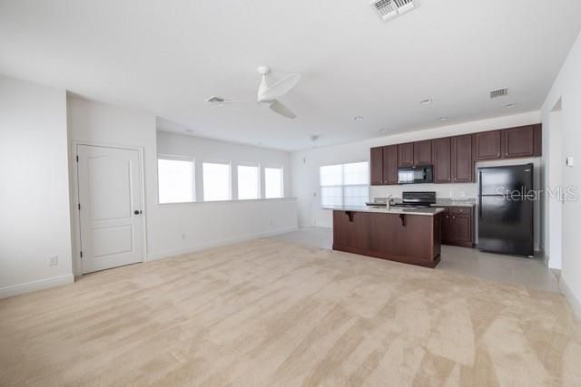 Recently Rented: $1,800 (1 beds, 1 baths, 735 Square Feet)