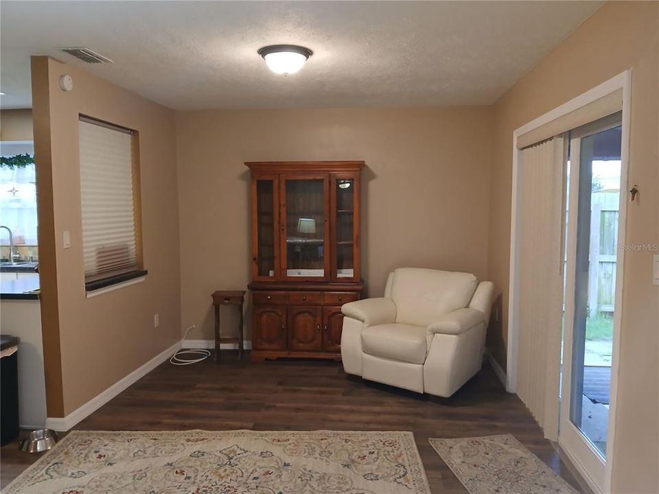 For Sale: $260,000 (2 beds, 2 baths, 1264 Square Feet)