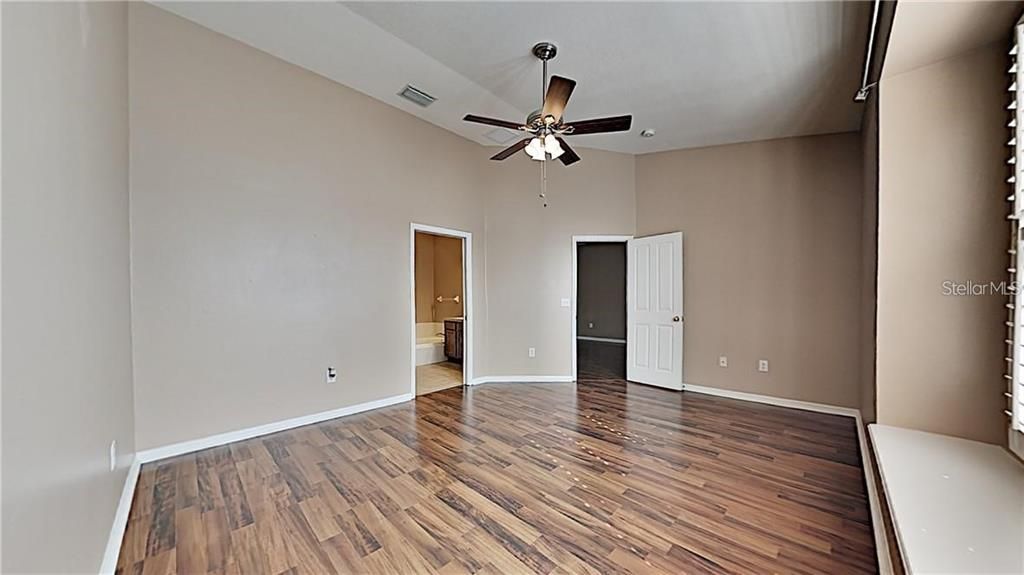 Active With Contract: $2,295 (2 beds, 2 baths, 1551 Square Feet)