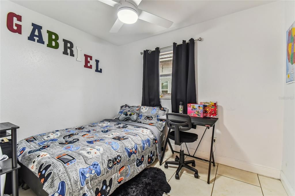 For Sale: $335,000 (3 beds, 2 baths, 1070 Square Feet)