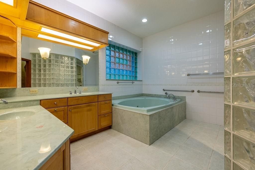 Недавно продано: $650,000 (3 спален, 2 ванн, 2953 Квадратных фут)