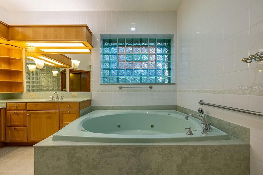 Недавно продано: $650,000 (3 спален, 2 ванн, 2953 Квадратных фут)