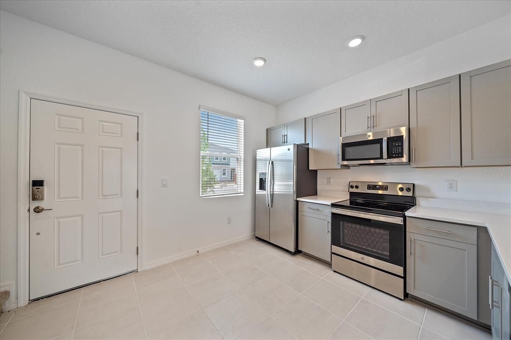 For Rent: $2,350 (2 beds, 2 baths, 1238 Square Feet)