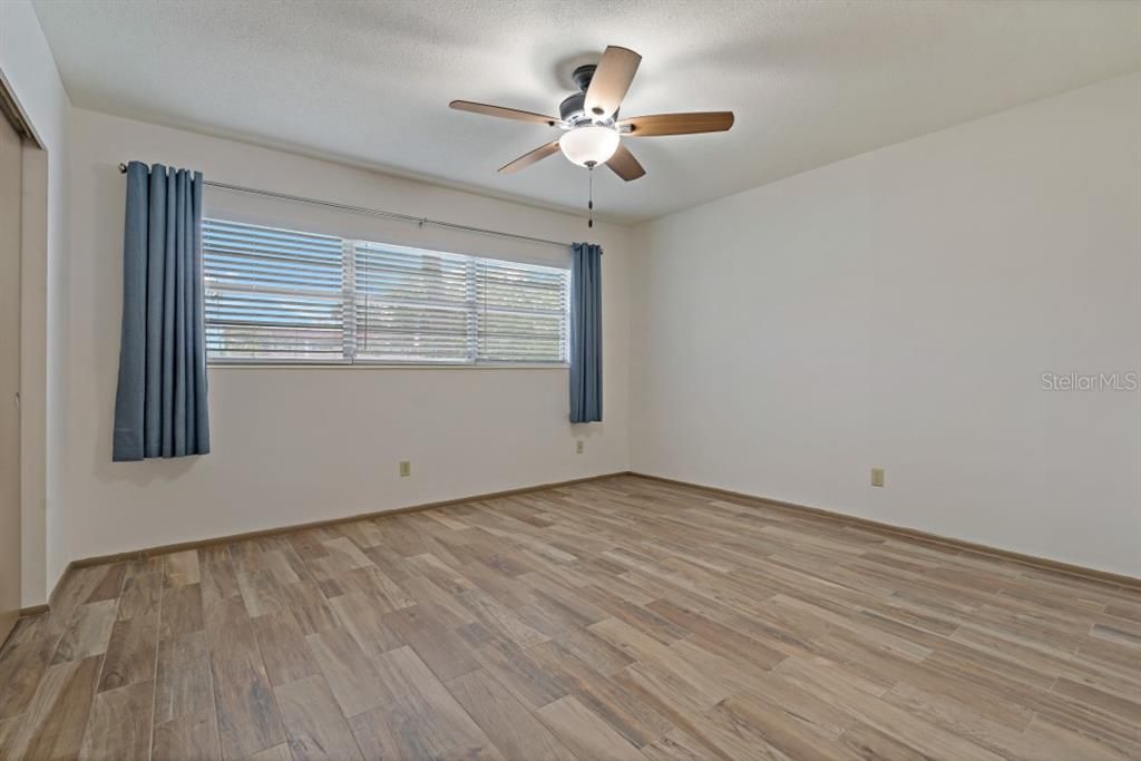 For Sale: $239,999 (2 beds, 2 baths, 1400 Square Feet)