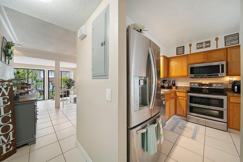 For Sale: $219,000 (2 beds, 2 baths, 1514 Square Feet)
