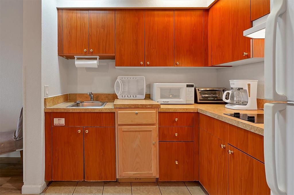 For Sale: $118,000 (1 beds, 1 baths, 542 Square Feet)
