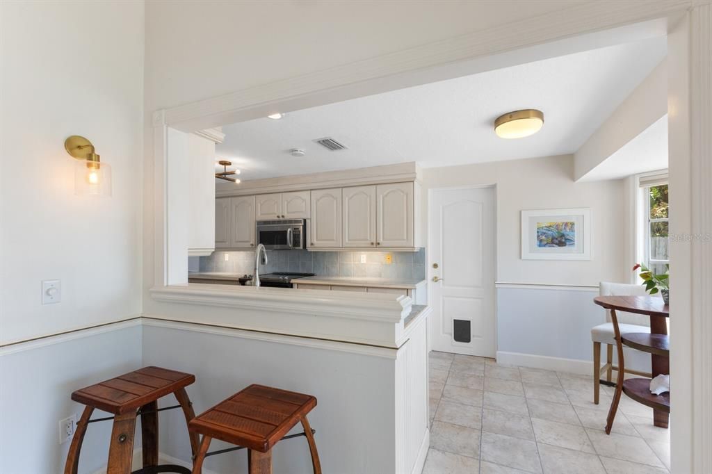 Active With Contract: $1,275,000 (2 beds, 2 baths, 1644 Square Feet)
