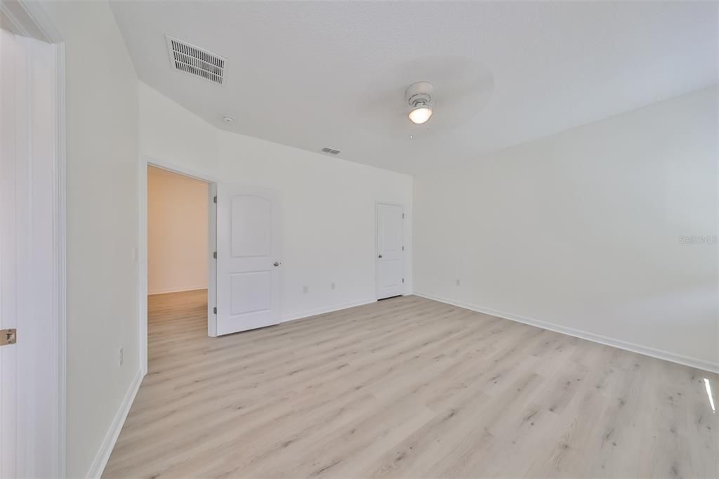 Active With Contract: $350,000 (4 beds, 2 baths, 1880 Square Feet)