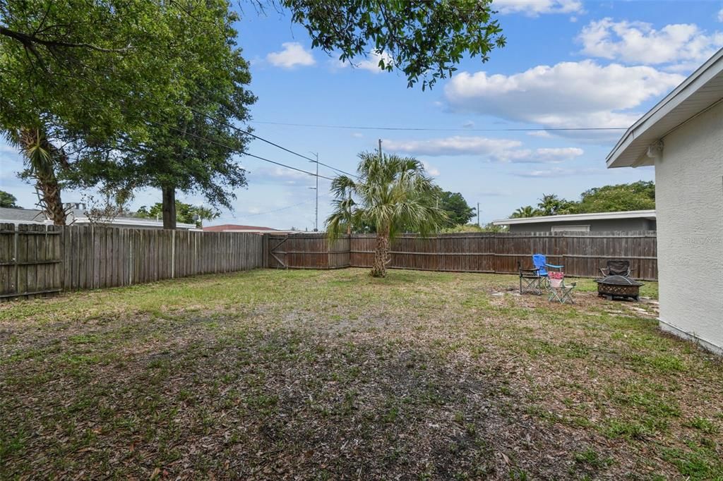 For Sale: $449,000 (3 beds, 2 baths, 1287 Square Feet)