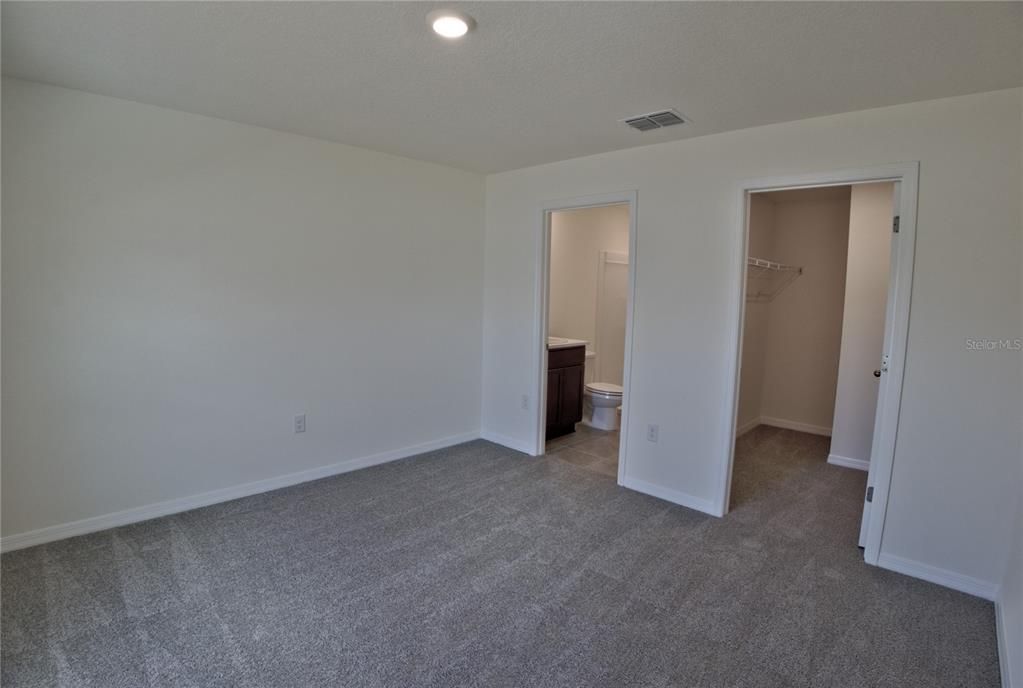 For Rent: $1,900 (3 beds, 2 baths, 1408 Square Feet)