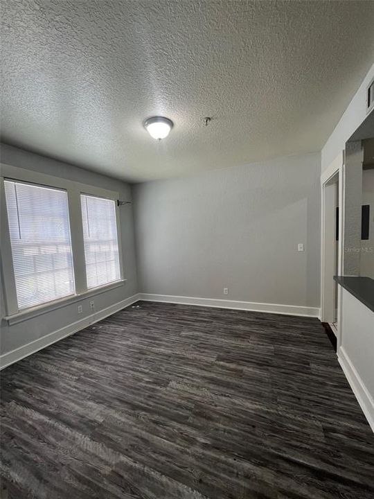 For Rent: $2,125 (1 beds, 1 baths, 560 Square Feet)