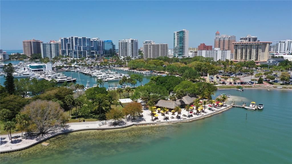 Within 20 minutes to the south, is the Sarasota/Bradenton Airport (SRQ), and the cultural and entertainmentattractions of Sarasota.