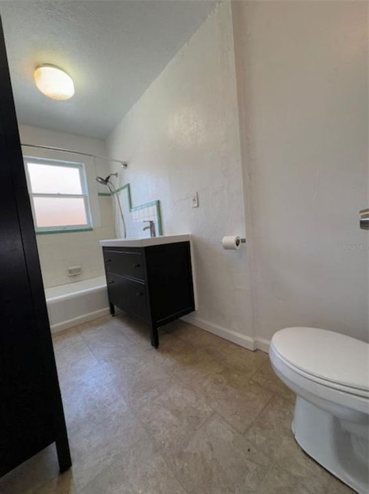For Sale: $475,000 (2 beds, 1 baths, 1040 Square Feet)